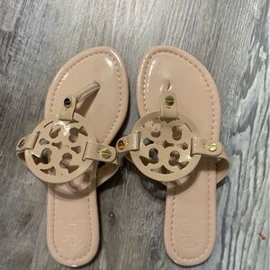 Tan/cream color Patent leather Sandals size 7